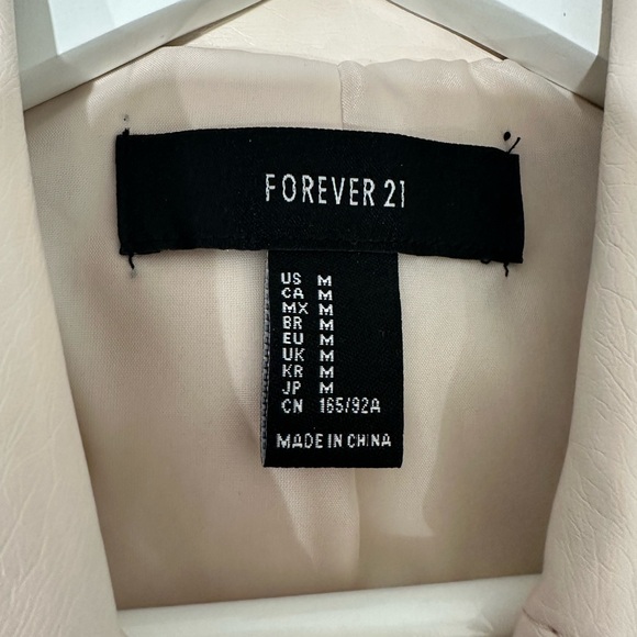 NEW Forever 21 Cream Vegan Leather Jacket. Size M.  NWOT - Picture 3 of 3